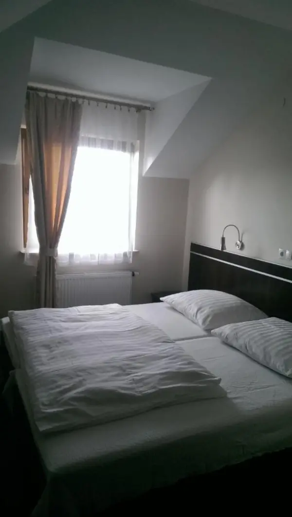 Hotel E7 9